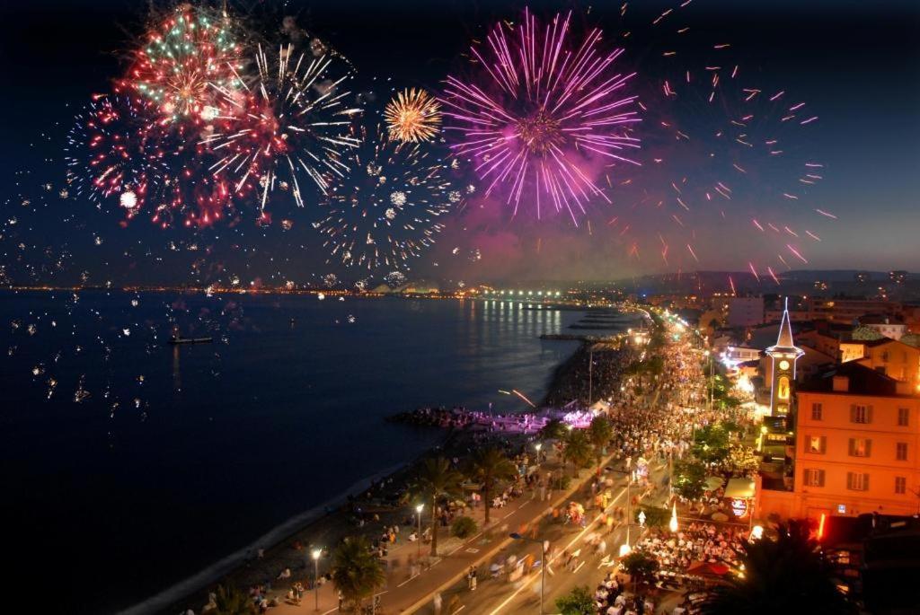Grand Studio Tres Agreable Avec Bar, Cuisine Et Terrasse 滨海卡涅 外观 照片